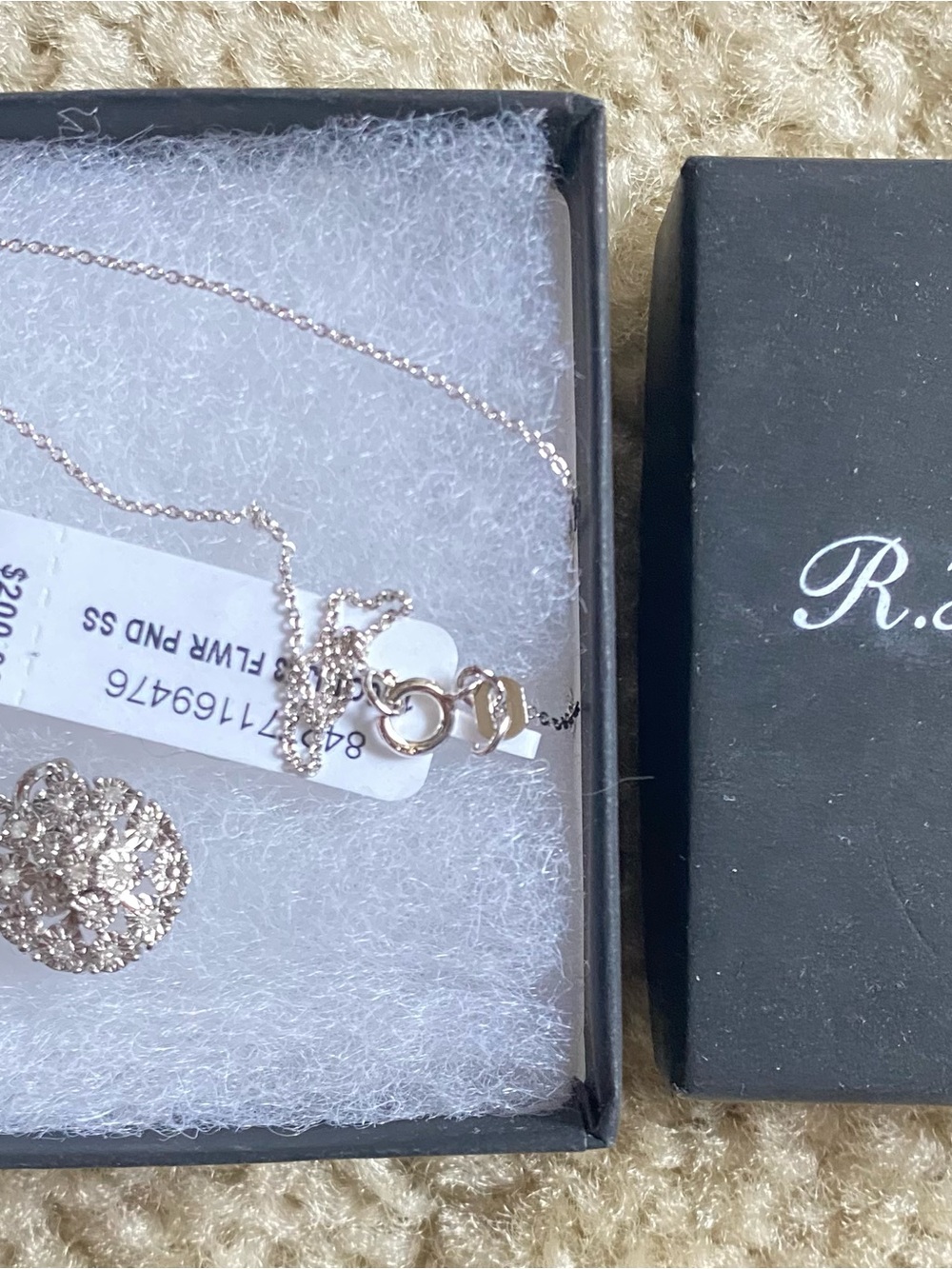 Delicate Rose Gold Floral Pendant Necklace